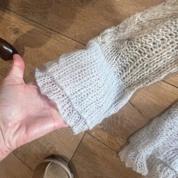 Women’s Lrg Sleeping On Snow Anthropologie Cozy Cable Knit Off-Shoulder Sweater - Picture 6 of 8